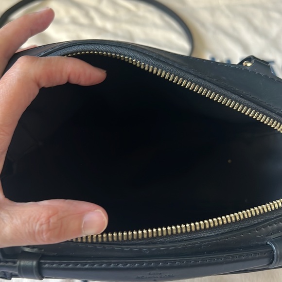 Louis Vuitton Limited Edition cross body bag - Picture 10 of 17